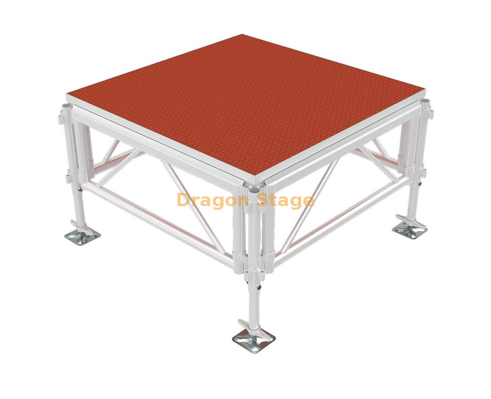 red stage scène rouge