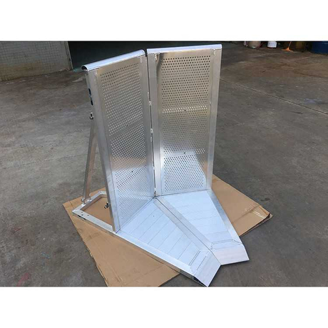Barrière de foule en aluminium de haute qualité avec système de verrouillage pour la sécurité routière des concerts d&#39;événements