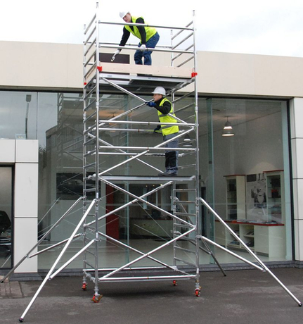 Matériel de construction d'échafaudage mobile en aluminium d'occasion à vendre