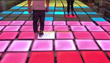 Piste de danse sensible LED numérique 3D de lumière de brique de LED pour l'étape de boîte de nuit