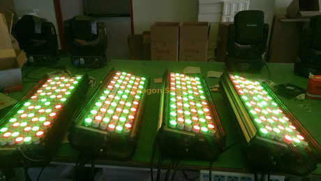 Projecteur de conférence tricolore à LED rouge de haute qualité