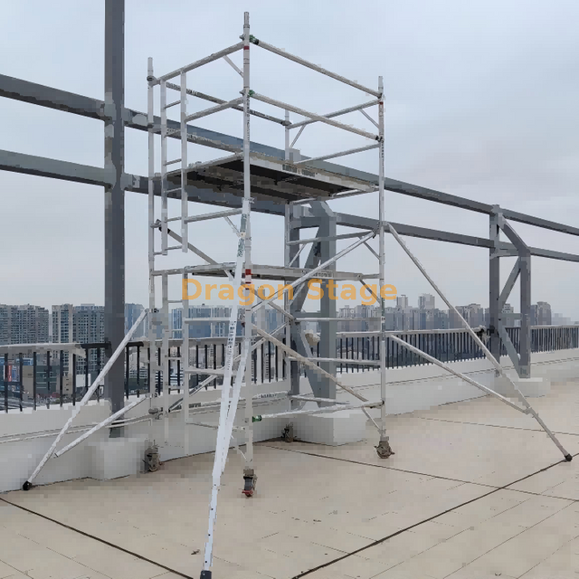 Tour d'échafaudage en aluminium pour l'entretien des façades de bâtiments