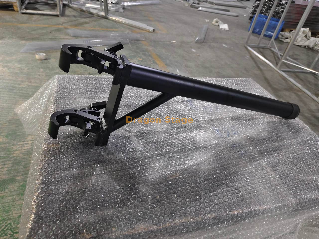 Black Boom ARM TRUSS (3) 