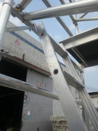 Échafaudages de construction mobiles avec échelle de 45 degrés