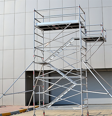 Tour d'échafaudage de cadre en aluminium de construction de bâtiments d'occasion à vendre