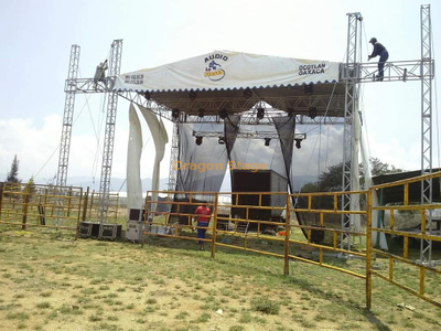 Ferme d'événement de stand extérieur argenté en aluminium avec toit 10x10x9m