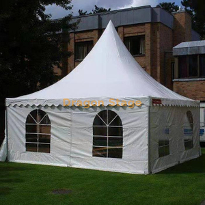 Fête de mariage de luxe en usine en plein air une tente de cadre 6x6