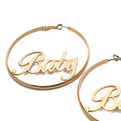 Bijoux bon marché personnalisé nom personnalisé alliage Hoop grande boucle d'oreille en or