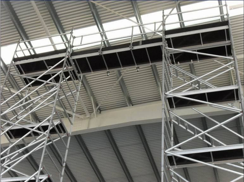 Échafaudage portatif en aluminium de 1,35x2x11,75 m avec échelle à 45 degrés 