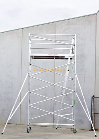 Échafaudage mobile simple en aluminium de 2,45 m pour les travaux de nettoyage de bureau 0,75 x 2,5 m