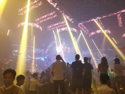 Truss Factory Moteur pas à pas et entraînement par engrenages se déplaçant de haut en bas Botte de rotation de botte pour accrocher la salle de mariage à écran led