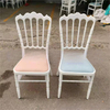 Nouvelles chaises de château en métal avec coussins incrustés et joints en bambou, chaises moelleuses de mariage et de mariage en plein air, fourniture directe de meubles d'hôtel