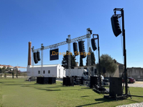 Écran LED en aluminium et enceinte Spigot Truss 14x8m