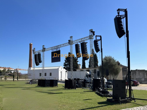 Écran LED en aluminium et enceinte Spigot Truss 14x8m