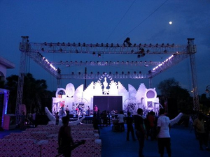 Boîte carrée cercle triangulaire boulon à emboîtement fabricants de treillis en aluminium exposition salon concert événement éclairage scène en treillis