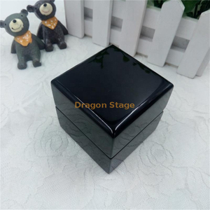 Boîte en bois usine personnalisée laque noire brillante boîte à bagues en bois boîte à fentes pour bagues en cuir pour les mariages