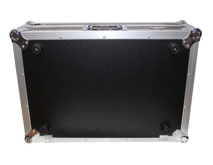 Flight-case avec serrure