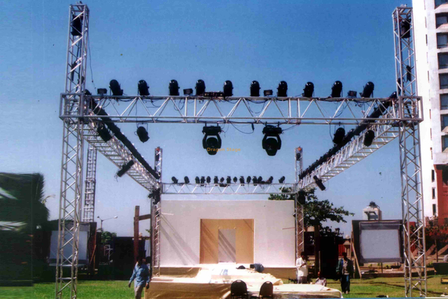 Écran LED en alliage en aluminium Système de truss 8x8x6m pour le concert en plein air 