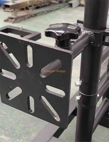 Adaptateur de panneau de cadre d'écran LED de barre de treillis en aluminium pour panneaux avec boulons avec pince pour pile de tube de 50 mm ou installation au plafond