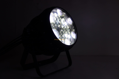 54perles 3W RGBW Étanche En Fonte D'aluminium Focalisant Par Lumière