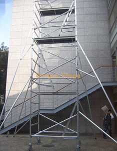 Échafaudage en aluminium de 4,76 m avec échelle suspendue au plafond