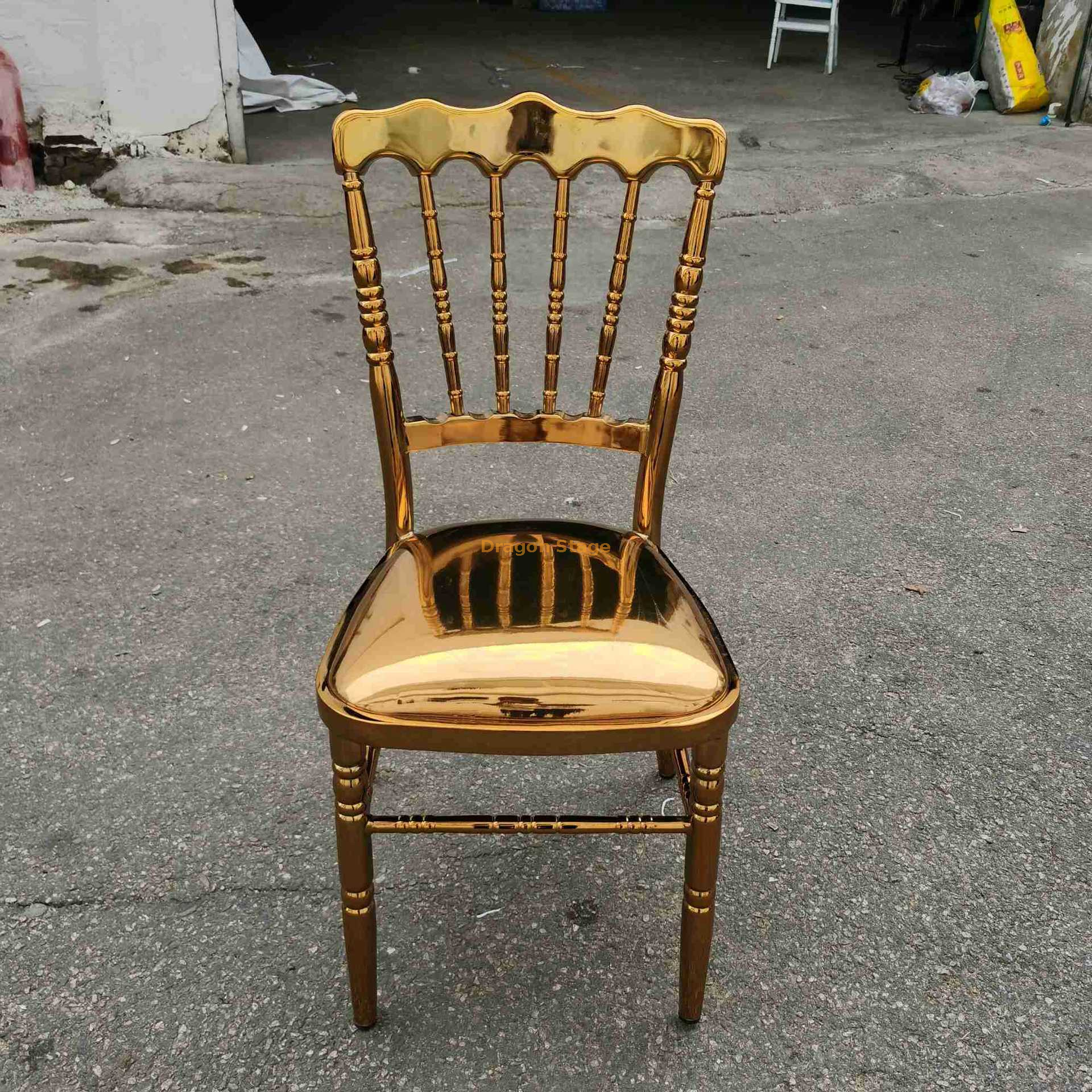 Chaises en rotin souple en titane (4)