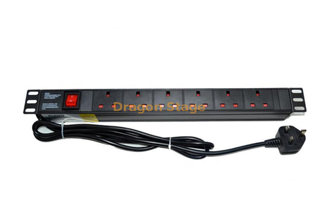 PDU13A 6 Sockets 19 "Protecteur de surtension 1U Alumminum UK Type pour l'événement Équipement électrique