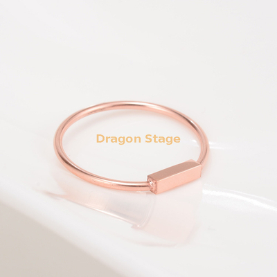 Bijoux en gros gravé nom Dainty Rose Gold barre en acier inoxydable anneau