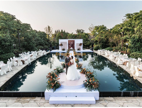 Scène en verre de piscine transparente en aluminium pour mariage