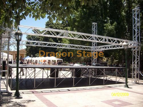 Système de botte de plaque de base extérieur personnalisé pour la performance du village français 10x10x4m