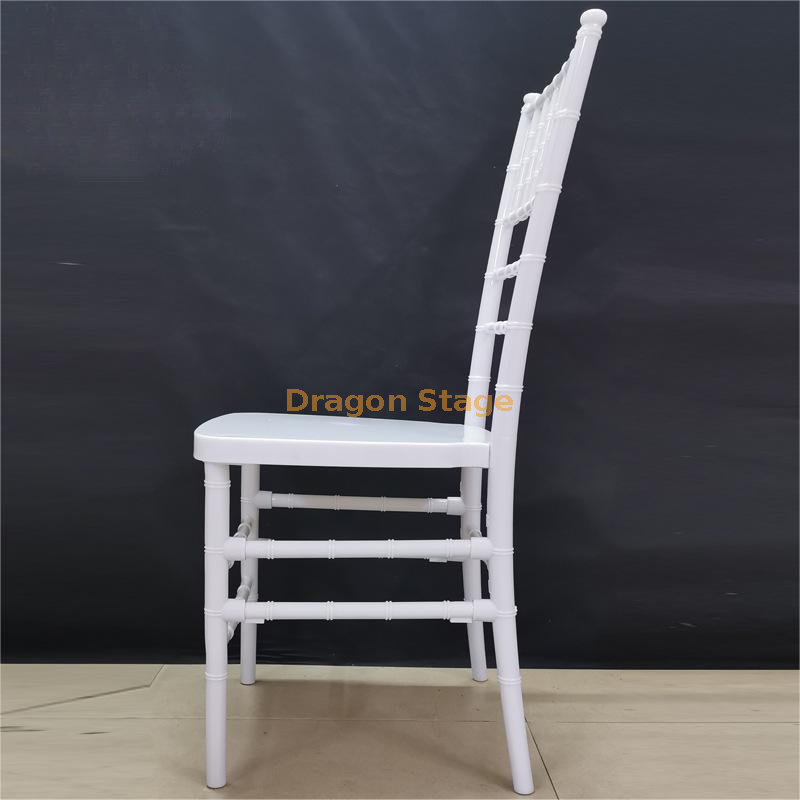 Chaise transparente (5)
