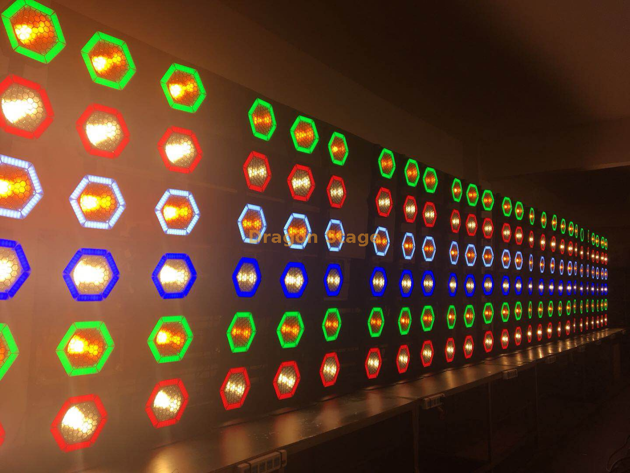 6 lumi&egrave;res de fond &agrave; pixels LED hexagonaux lin&eacute;aires1