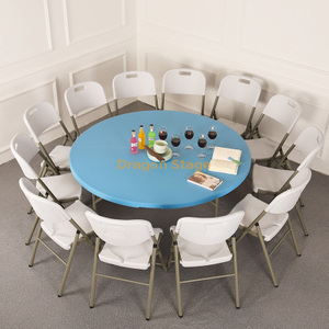 Table d'événement pliable en plastique avec chaises 