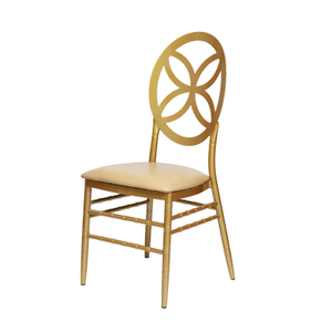 Vente en gros de chaises à quatre feuilles en fer métallique de style européen, de chaises rondes dos à dos, de chaises de salle à manger de mariage en plein air des fabricants de Foshan