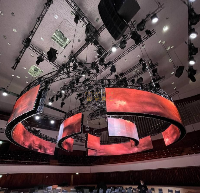 Guangzhou Factory DJ personnalisé DJ Stage Rotating Lounting Truss Stand avec Swing Truss pour le concert