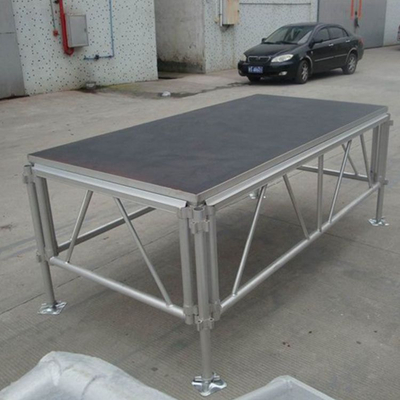 Plate-forme de scène extérieure réglable et portative mobile 4x2m