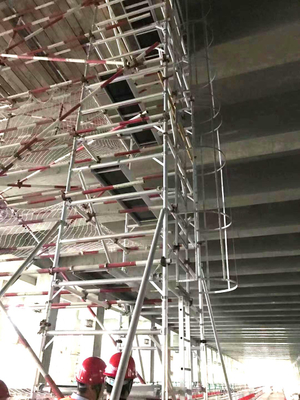 Échafaudage double personnalisé en aluminium de 9 m avec échelle de serrage