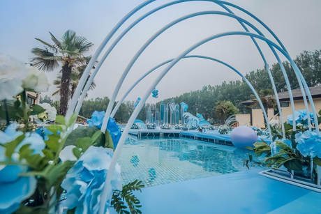 Scène de surface en verre ou en acrylique ou en contreplaqué pour piscine et événement de plage de sable