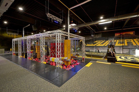 Ferme de boîte à lumière en treillis de parc de parcours d'obstacles ninja