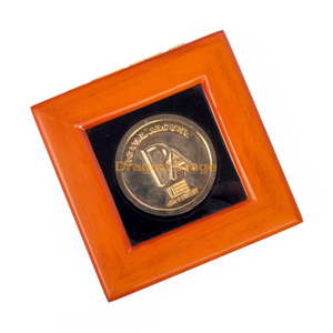 Boîte d'emballage adaptée aux besoins du client avec le velours pour des médailles de pièce de monnaie et usine de boîte en bois de bibelot adaptée aux besoins du client