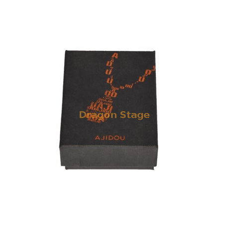Couvercle de papier de carton mat noir de vente chaude et boîte de base avec le logo d'emboutissage