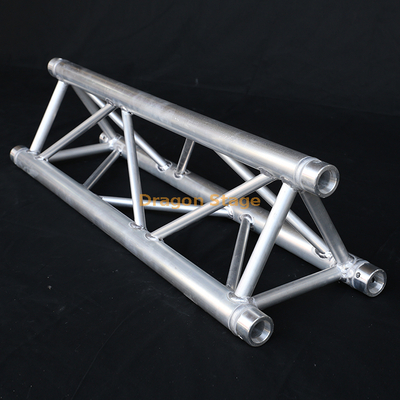 Spigot Triangle Triangle Triangle 0,5m 1m 1,5m 2 m 2,5m 3m / 1,64ft 3.28ft 4,92ft 6,56ft 8,2ft 9,84ft