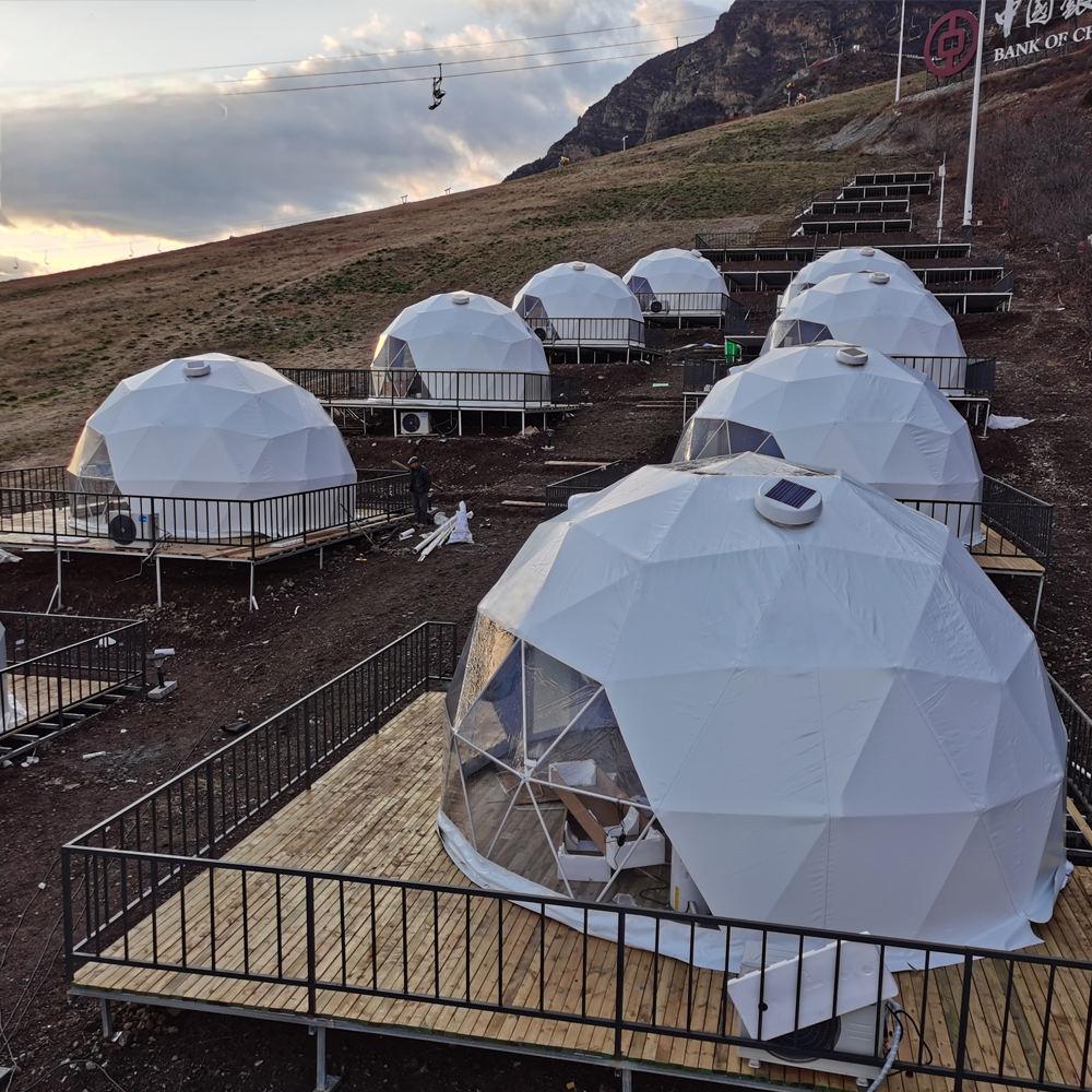 Tente de luxe Glamping dans le désert
