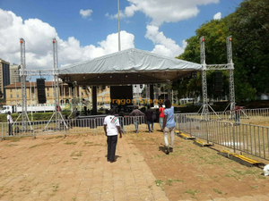 Système de ferme à broche en aluminium pour concerts et événements légers, 12x8x5m, avec ailes de ferme sonores de 2m