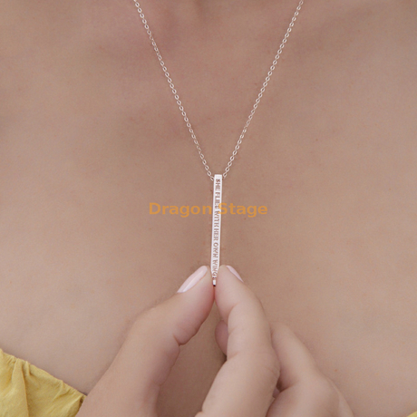 collier de barre verticale en acier inoxydable pendentif nom personnalisé gravé sur mesure