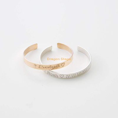 Haute qualité personnalisé gravé nom garçon fille bracelet bijoux en acier inoxydable plaqué or rose bracelet manchette bébé bracelet