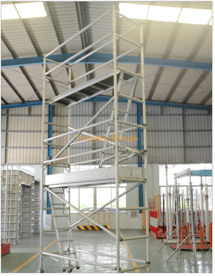 Échafaudage simple d'escalier mobile en aluminium de haute qualité avec roues