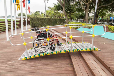 Fauteuil roulant portatif en aluminium/rampe de déchargement de véhicule