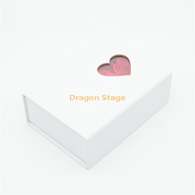 Usine en gros logo personnalisé blanc emballage papier boîte à bijoux clair en forme de coeur fenêtre boîte-cadeau avec magnétique