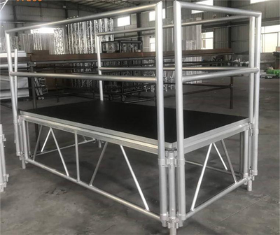 Scène d'événement tout-terrain extérieure en aluminium Scène de concert modulaire détachable 48x28ft 14.64x8.54m Hauteur 0.8-1.2m Un escalier